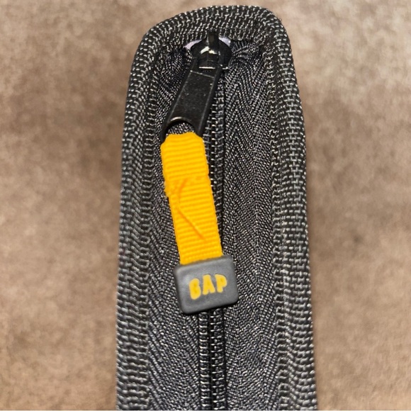 Y2K GAP Yellow and Black Agenda Project Assignment Calendar Binder Journal - Picture 5 of 14